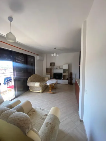 Tirane, jepet me qera apartament 2+1 Kati 3, 78 m² 470 € (kinostudio)