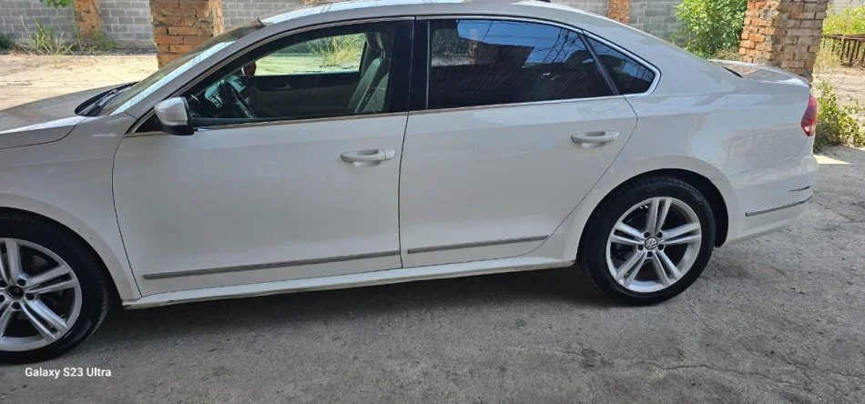 Tirane, shitet Wolkswagen Passat