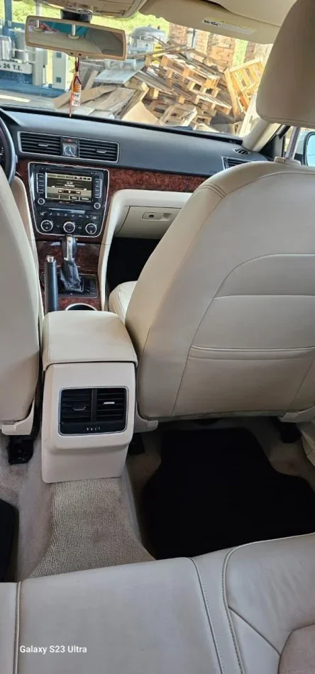 Tirane, shitet Wolkswagen Passat