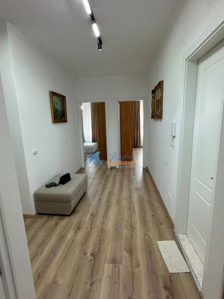 Tirane, jap me qera apartament 2+1+Ballkon Kati 6, 105 m² 650 € (Kinostudio)