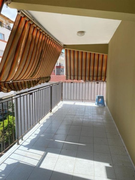 Tirane, jepet me qera Vile 3+1 Kati 3, 600 m² 1.600 € (Fresk)