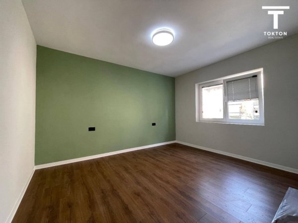 Tirane, jepet me qera apartament 3+1+Ballkon , 91 m² 700 € (MYSLYM SHYRI)