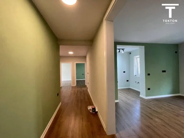 Tirane, jepet me qera apartament 3+1+Ballkon , 91 m² 700 € (MYSLYM SHYRI)