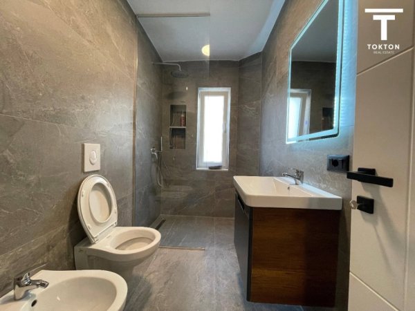 Tirane, jepet me qera apartament 3+1+Ballkon , 91 m² 700 € (MYSLYM SHYRI)