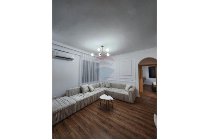 Tirane, jepet me qera 1+1+Ballkon , 500 € (Nela 6, Yzberisht)