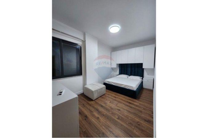 Tirane, jepet me qera 1+1+Ballkon , 500 € (Nela 6, Yzberisht)