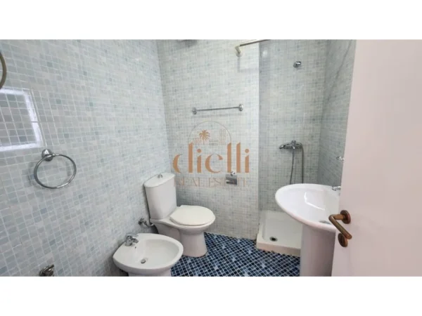Tirane, shitet apartament 1+1+Ballkon Kati 8, 76,3 m² 155.000 € (Zogu I Zi)
