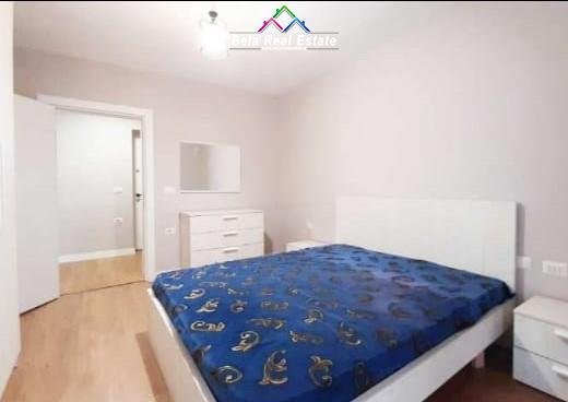 Tirane, jepet me qera apartament 2+1 Kati 2, 75 m² 600 € (Rruga Myslym Shyri)
