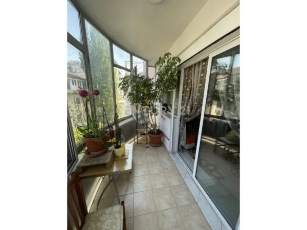 Tirane, jap me qera apartament 1+1 Kati 3, 70 m² 500 € (Garda)