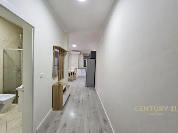 Tirane, jap me qera apartament 1+1 Kati 2, 80 m² 500 € (Liqeni i Thate)