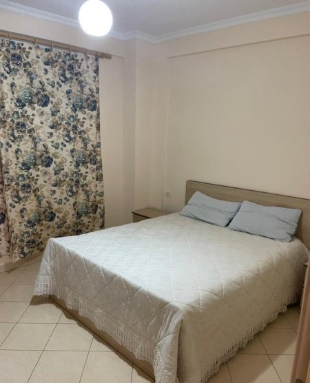Tirane, jepet me qera apartament 2+1+Ballkon Kati 3, 90 m² 550 € (Kodra e Diellit)