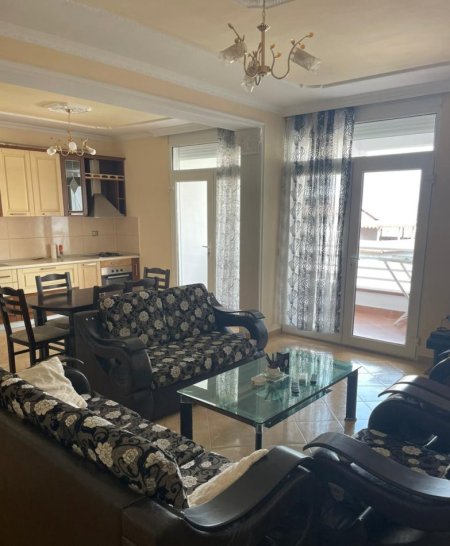 Tirane, jepet me qera apartament 2+1+Ballkon Kati 3, 90 m² 550 € (Kodra e Diellit)