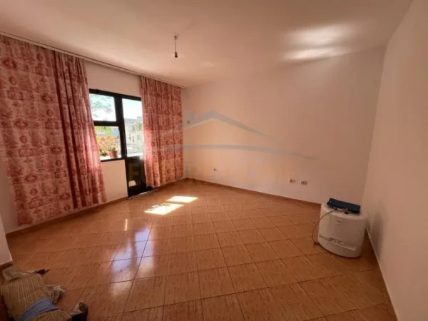 Tirane, shitet apartament 2+1+Ballkon Kati 1, 93 m² 158.000 € (Riza Cerova)