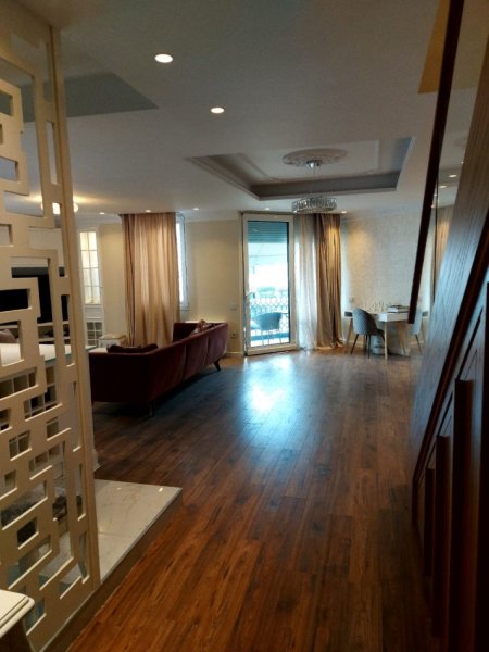 Tirane, shitet apartament duplex 2+1 Kati 6, 187 m² 561.000 € (Rruga e Kavajës) TT 1228