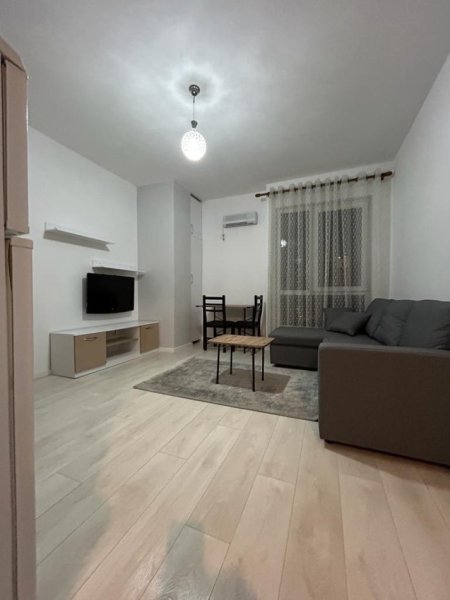 Tirane, jepet me qera apartament 1+1+Ballkon Kati 3, 60 m² 450 € (ZOGU I ZI)
