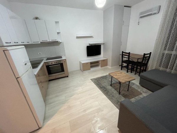 Tirane, jepet me qera apartament 1+1+Ballkon Kati 3, 60 m² 450 € (ZOGU I ZI)