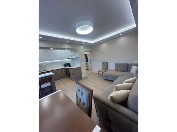 Tirane, jepet me qera apartament Kati 5, 600 € 
