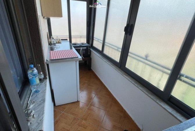 Tirane, jepet me qera apartament Kati 4, 80 m² 500 € (Rruga Dibres)