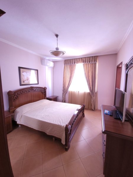 Tirane, jepet me qera apartament 2+1+Ballkon Kati 8, 125 m² 600 € (MYSLYM SHYRI)