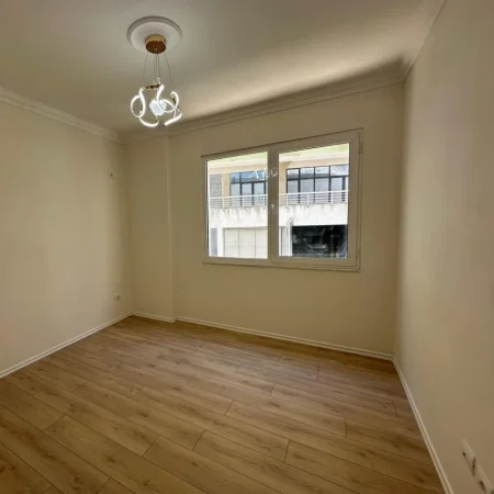 Tirane, shitet apartament 3+1 , 129 m² 205.000 € (Kopshti Botanik)