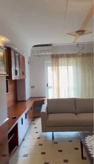 Tirane, jepet me qera apartament 2+1 Kati 4, 114 m² 649 € (Rruga Barrikadave)