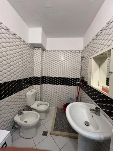 Tirane, shitet apartament 1+1 Kati 1, 47 m² 65.000 € 