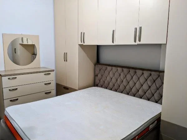 Tirane, jepet me qera apartament 2+1 Kati 3, 86 m² 450 € (Bill Klinton)