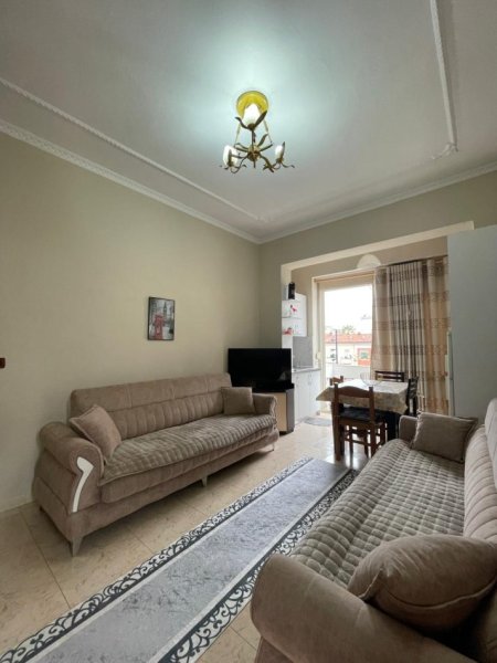 Tirane, jepet me qera apartament 2+1 Kati 3, 85 m² 700 € (Qender)