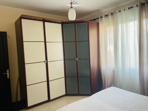 Tirane, jepet me qera apartament 2+1+Ballkon Kati 2, 85 m² 400 € (Rruga e Elbasanit, prane Pallatit te Brigadave)