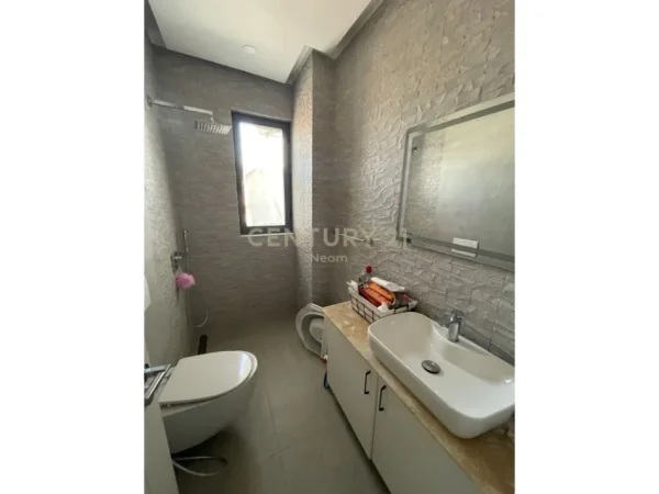 Tirane, shitet apartament 3+1 Kati 10, 133 m² 295.000 € (rruga e kosovarve)