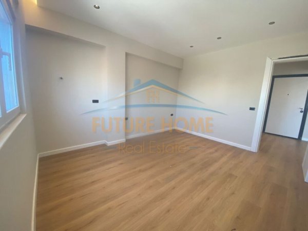 Tirane, jepet me qera apartament Kati 7, 58 m² 700 € (Petronini)