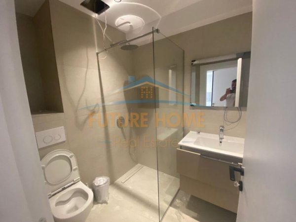 Tirane, jepet me qera apartament Kati 7, 58 m² 700 € (Petronini)