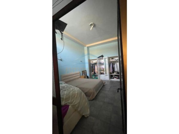 Tirane, jepet me qera apartament 3+1 Kati 2, 130 m² 550 € (Rruga Bardhyl)