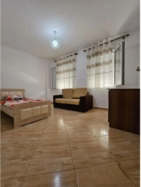 Tirane, jepet me qera apartament 2+1+Ballkon Kati 3, 102 m² 550 € (Kopshti Zoologjik)