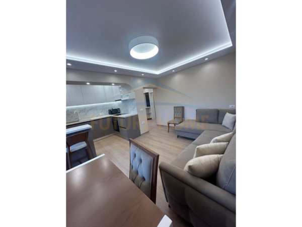 Tirane, jepet me qera apartament 2+1 Kati 5, 78 m² 600 € (21 Dhjetori)