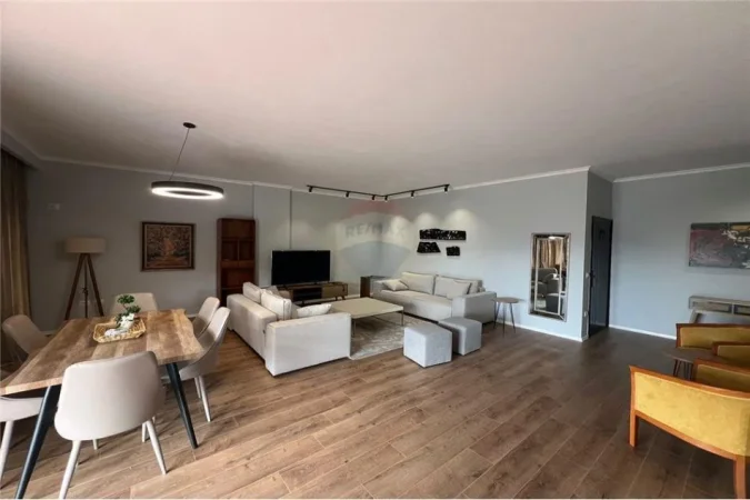 Tirane, jepet me qera apartament 2+1+Ballkon Kati 6, 135 m² 900 € (donbosko)