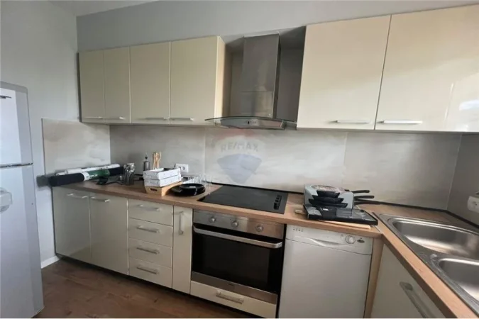 Tirane, jepet me qera apartament 2+1+Ballkon Kati 6, 135 m² 900 € (donbosko)