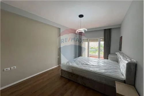 Tirane, jepet me qera apartament 2+1+Ballkon Kati 6, 135 m² 900 € (donbosko)