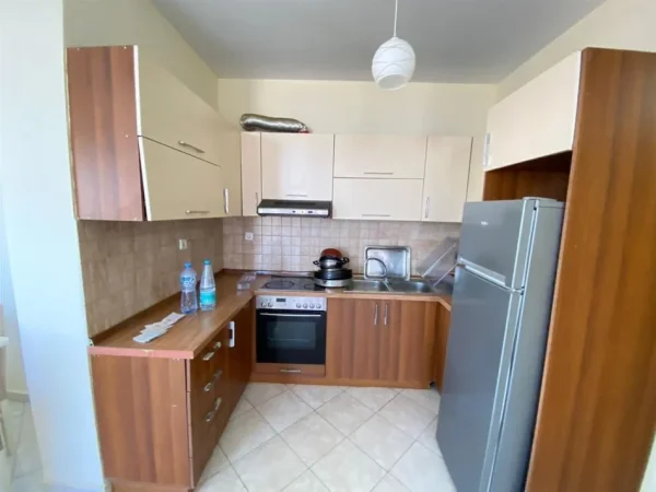 Tirane, jepet me qera apartament 2+1 Kati 6, 82 m² 400 € (Astir)