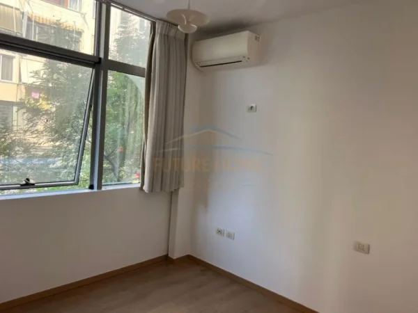 Tirane, shitet apartament 2+1+Ballkon Kati 2, 90 m² 195.000 € (Nisharaku)