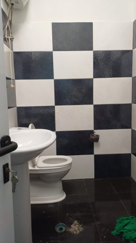 Tirane, jepet me qera ambjent biznesi Kati 0, 150 m² 1.000 € (Rruga Jordan Misja) TT 1229