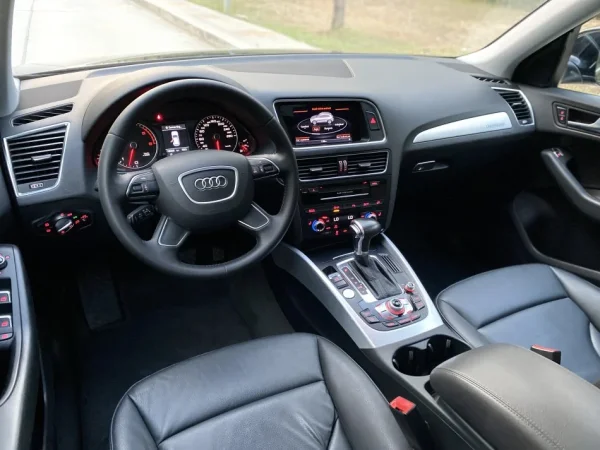 Tirane, shes makine Audi Q5 Premium plus Viti 2015 Nafte, e zeze automatik Klima