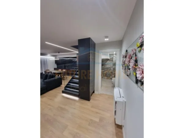 Garden Building Tirana shitet apartament duplex 3+1 Kati 12, 187 m² 440.000 € (Rruga e kavajes)