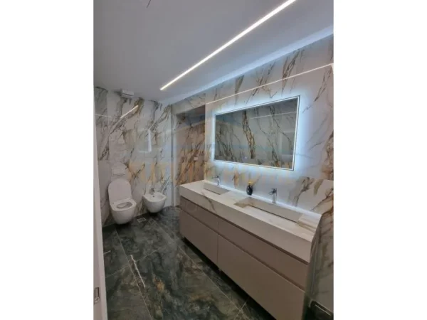 Garden Building Tirana shitet apartament duplex 3+1 Kati 12, 187 m² 440.000 € (Rruga e kavajes)