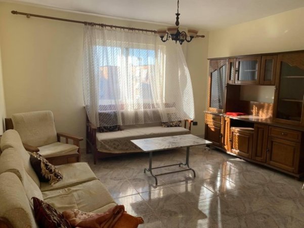 Tirane, jepet me qera apartament 2+1+Aneks+Ballkon Kati 5, 80 m² 400 € (Rr. Siri Kodra prane Selvise)