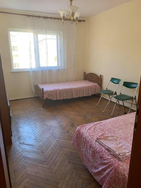 Tirane, jepet me qera apartament 2+1+Aneks+Ballkon Kati 5, 80 m² 400 € (Rr. Siri Kodra prane Selvise)