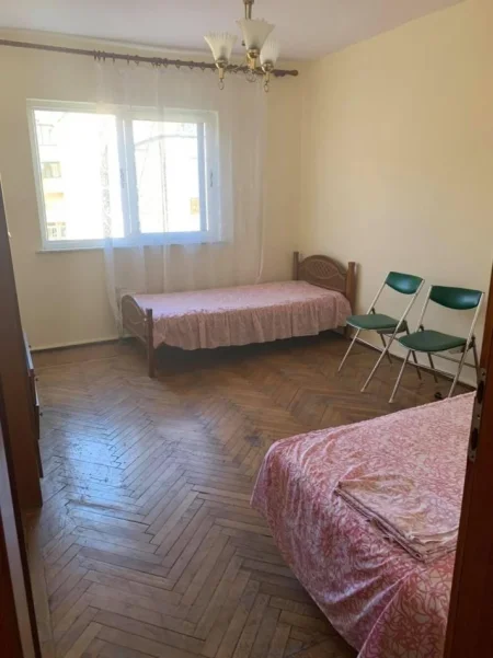 Tirane, jepet me qera apartament 2+1+Aneks+Ballkon Kati 5, 80 m² 400 € (Rr. Siri Kodra prane Selvise)