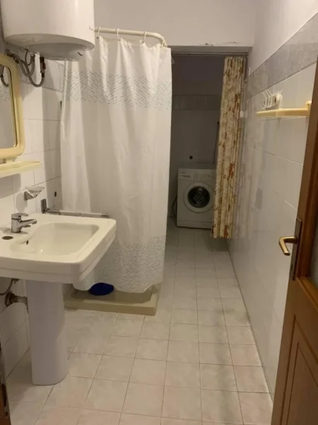 Tirane, jepet me qera apartament 2+1+Aneks+Ballkon Kati 5, 80 m² 400 € (Rr. Siri Kodra prane Selvise)