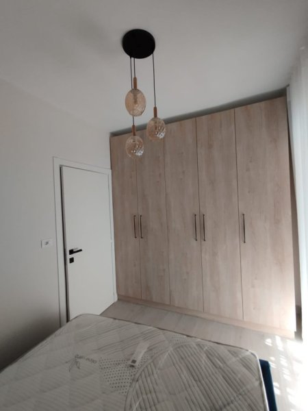 Tirane, jepet me qera apartament 1+1+Ballkon Kati 2, 45 m² 500 € (Rr. Babe Rexha pas Globit)