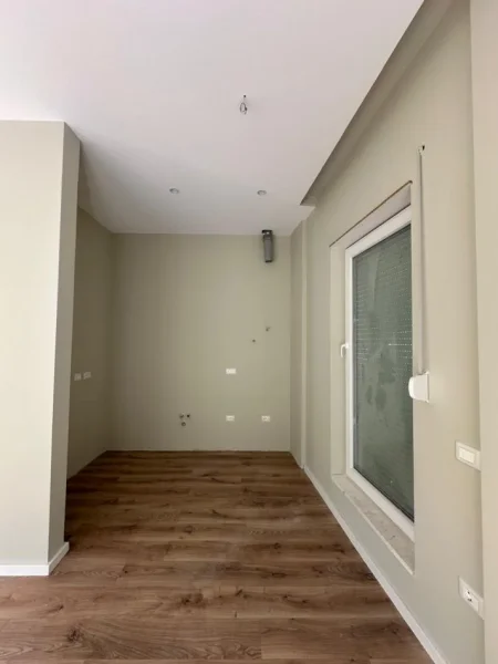Tirane, shitet apartament 1+1+Ballkon Kati 1, 54 m² 89.000 € (Kopshti Zologjik)